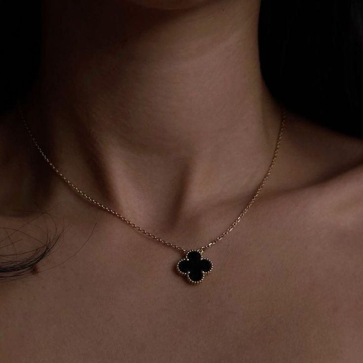 NECKLACE FOUR-LEAF CLOVER LAVISH - BLACK